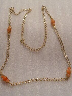 Avon - Caged Bead Necklace 930
